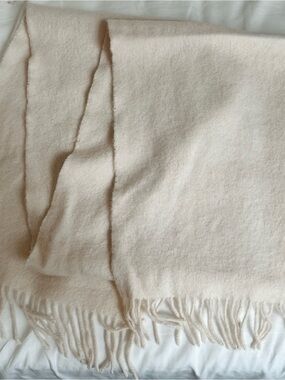 100% cashmere scarf with Fringe